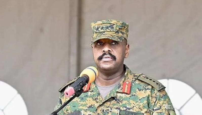 乌干达陆军总司令强迫要与土耳其进行“和亲”
   乌干达军队总司令穆胡兹·凯内鲁