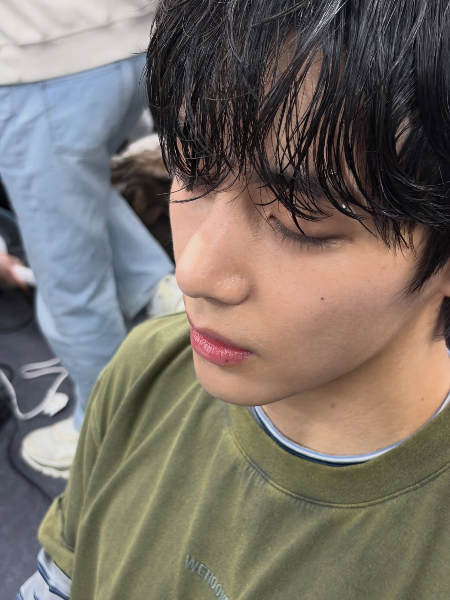 每天能近距离看这张脸啥感觉我跳楼了 