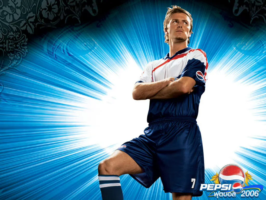 百事可乐壁纸忆足球黄金岁月，手握亨利、贝克汉姆、内斯塔、兰帕德几张，可...