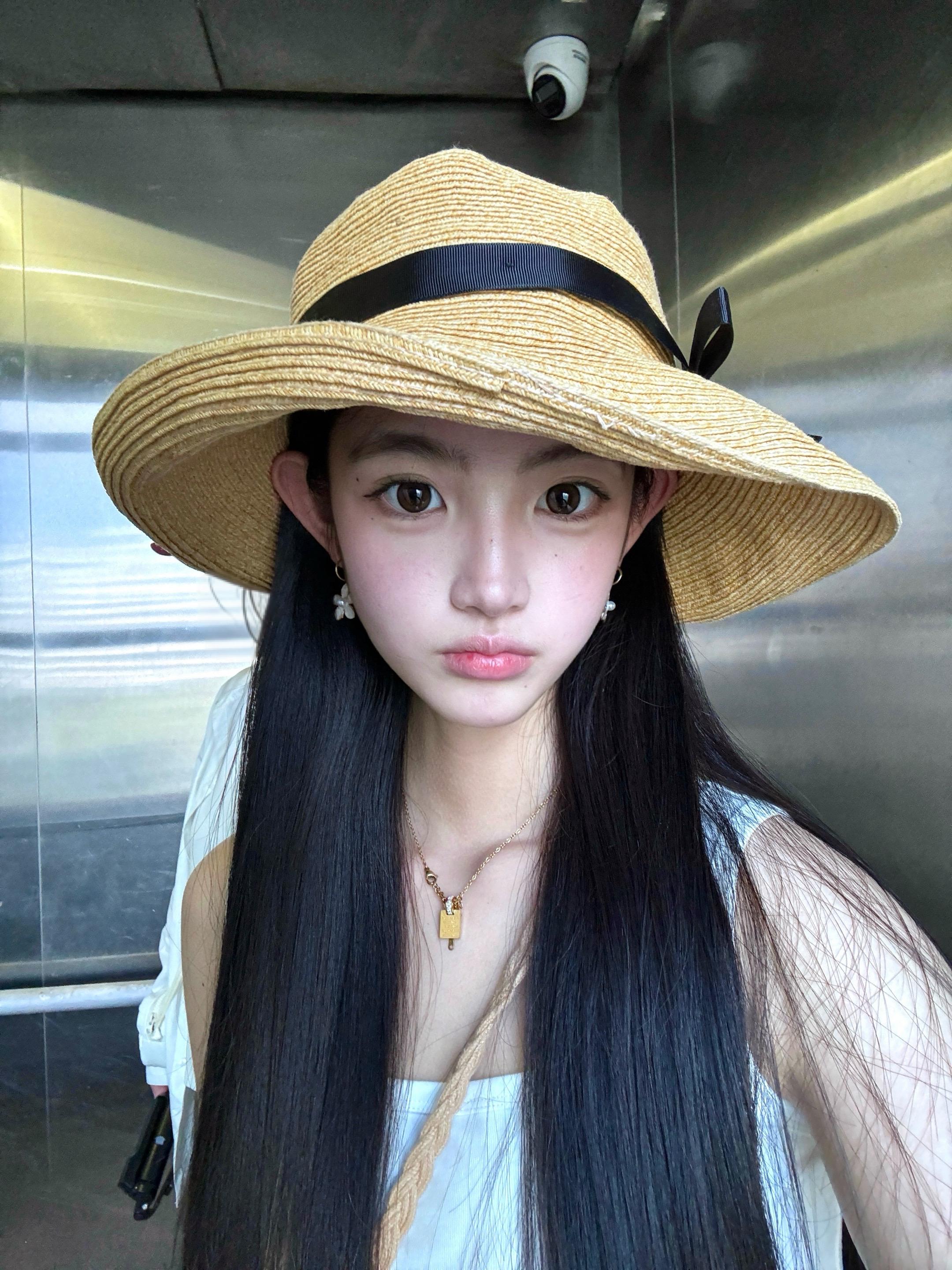 我的独特 美好 坚韧 勇敢 从来不需要任何人来衬托