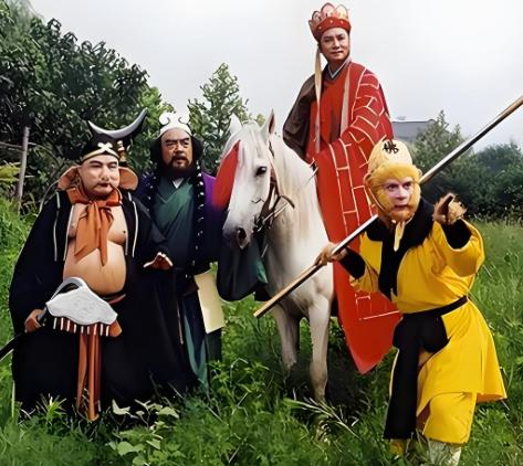 刘震云说：
“不读红楼梦，
不知道上流社会有多污；
不读金瓶梅，
不知道底层社会