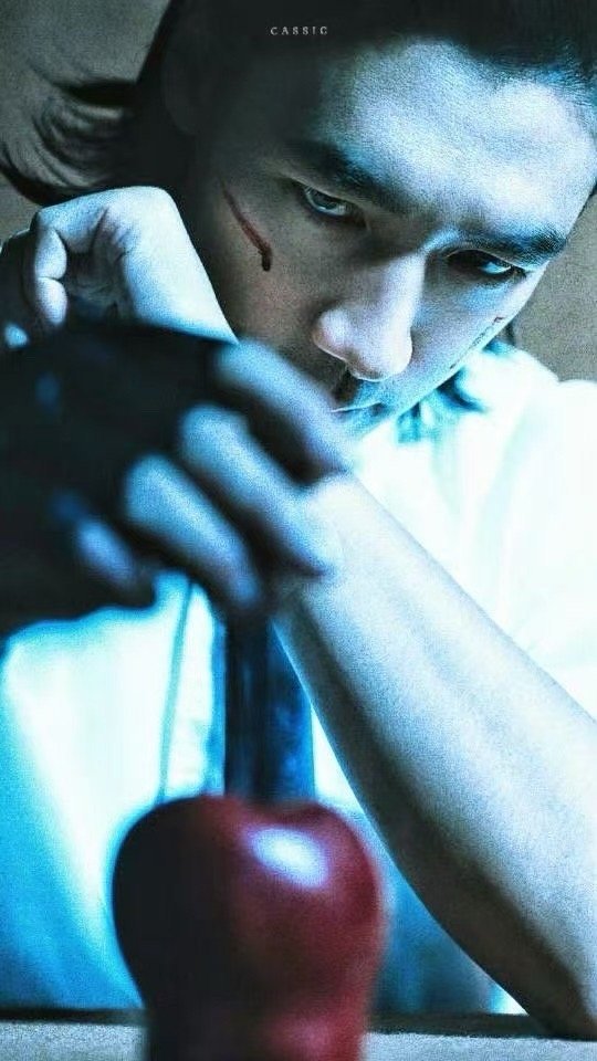 救命！此沙这组大片直接把“daddy感”刻进DNA！冷面杀手的凛冽，病娇少年的破