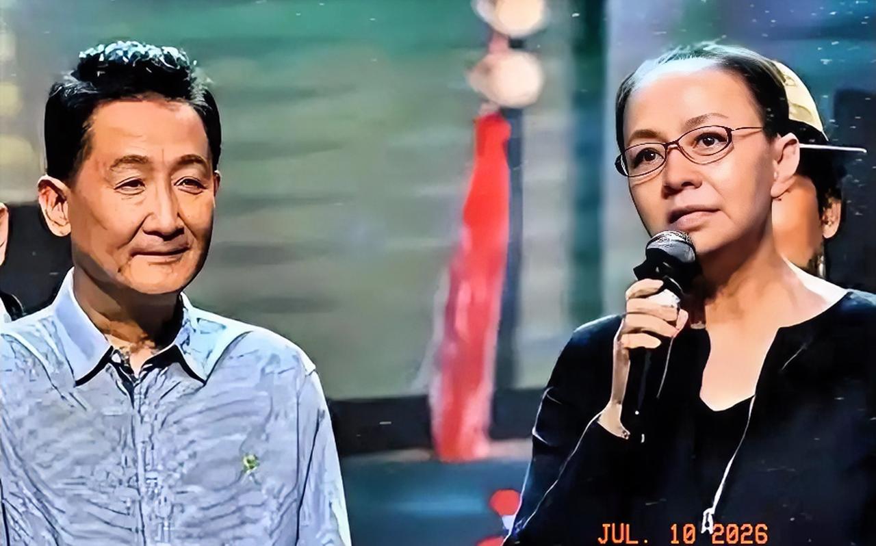 兄妹疏远十多年。梁欢铁了心要嫁英达。亲哥梁天最后只能跪下，说“你将来后悔了，别怪