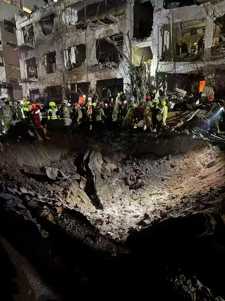 这绝不是运气，伊朗法塔赫-2高超音速导弹这是对以色列防空反导系统的绝对压制，快到