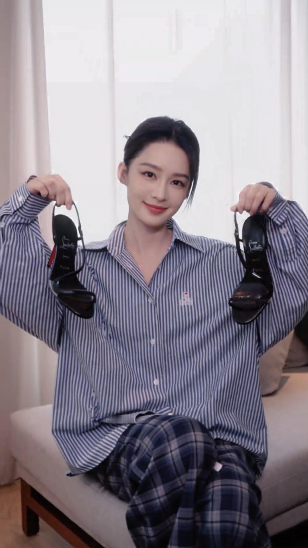 李沁的红底高跟鞋👠 ​​​