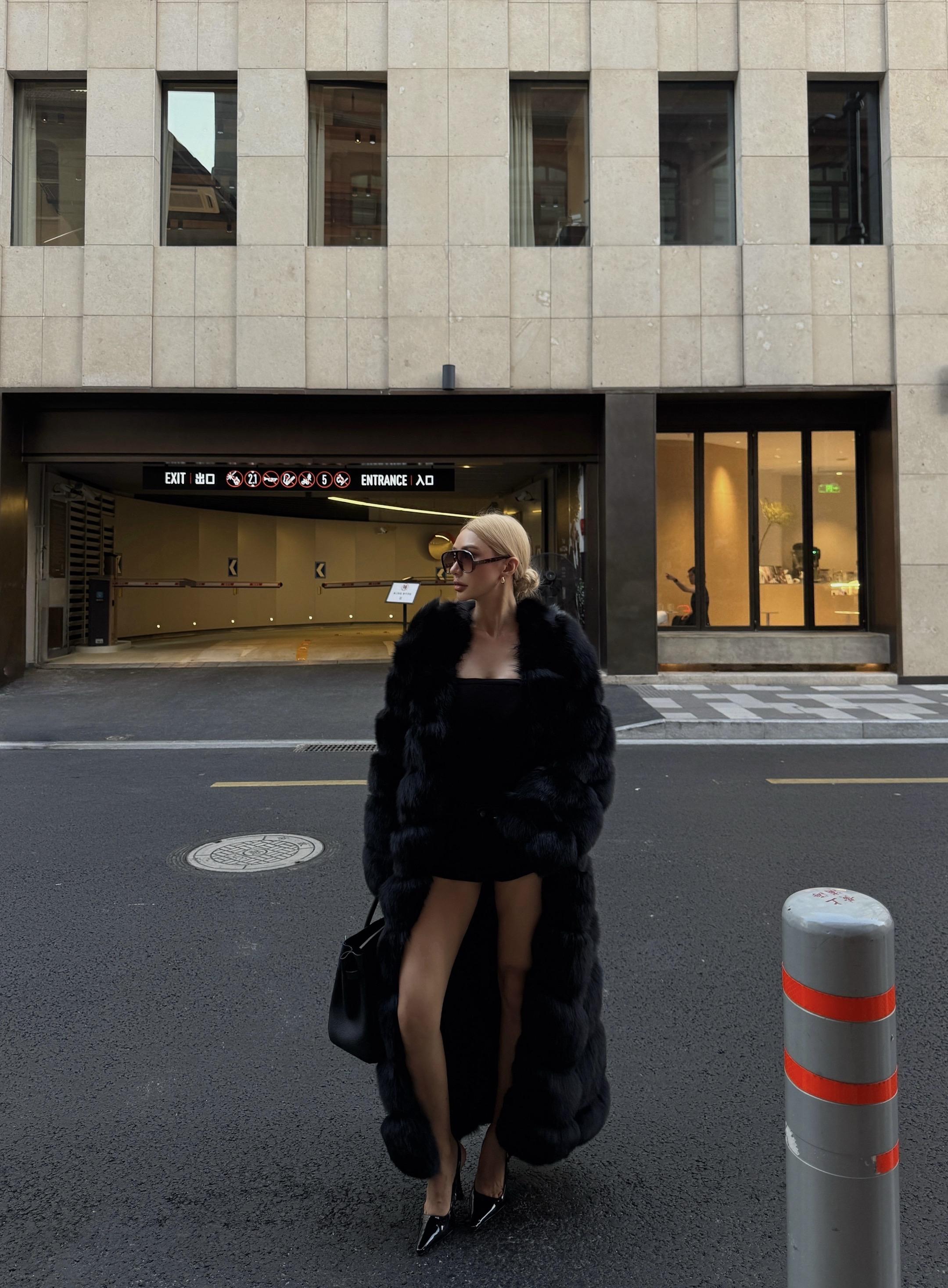 好女人得到名声 坏女人得到一切。