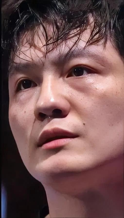 樊振东这波

属实太亏了

谁能想到就输了两盘俱乐部比赛，现在连他以前的奥运、世