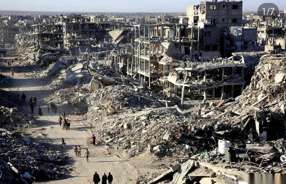 我有时候会想，要是真打起来了，我手里的这杯冰美式，得卖多少钱？
可能压根就没得卖