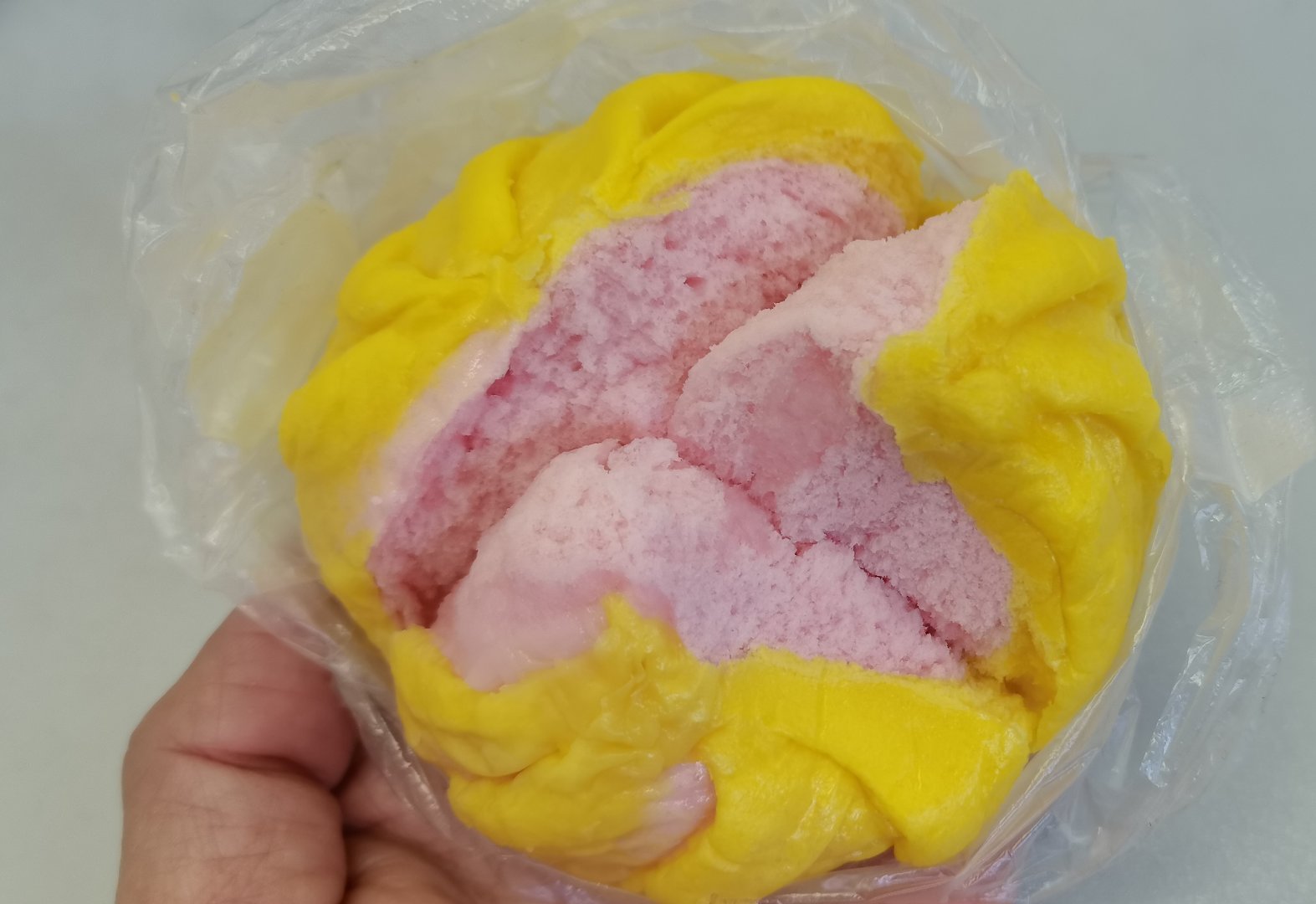 汉堡好吃，更爱馒头。早餐给的开花馒头，太耐人了，没舍得吃。 