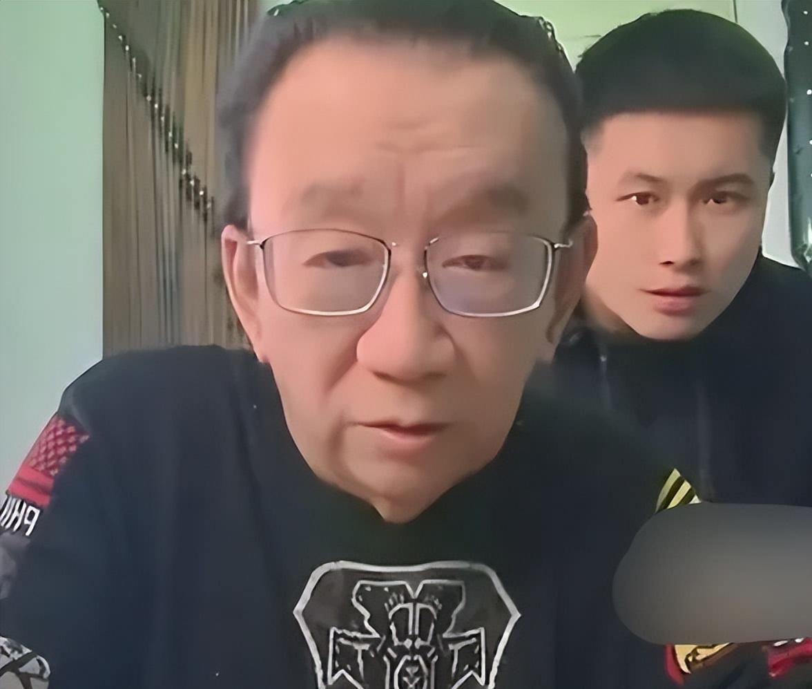 5日，侯耀华在直播中宣布了杨议拜师的“不请名单”，一番话直接震撼了整个相声界！这