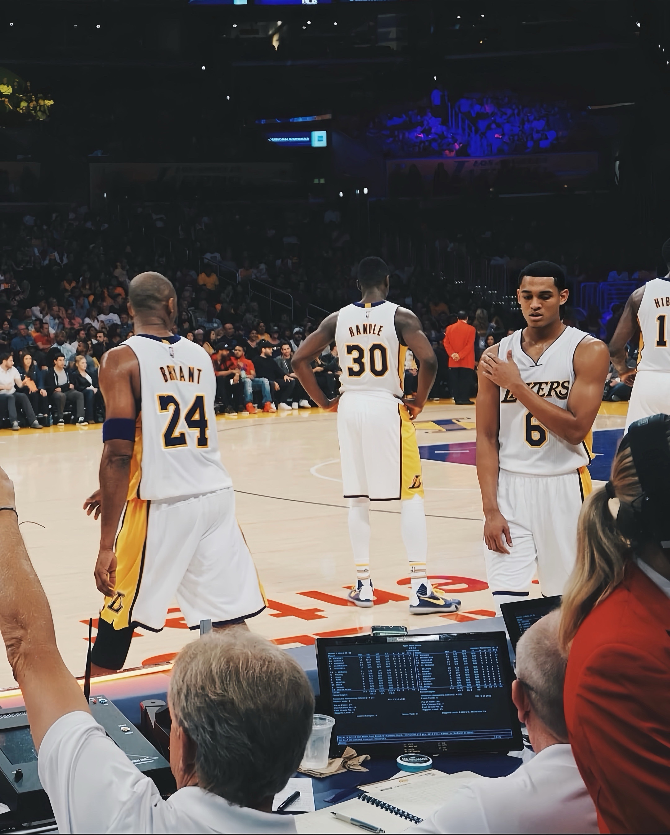 在时光的光影里，我隐约看见了你熟悉的背影！科比KobeBryant只关于科比 ​