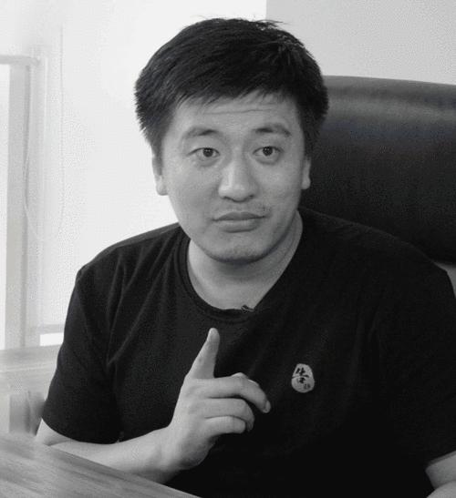 对张雪峰的刻板印象就是极致努力又真诚的寒门贵子，心怀大义的践行者，他赚钱我完全没