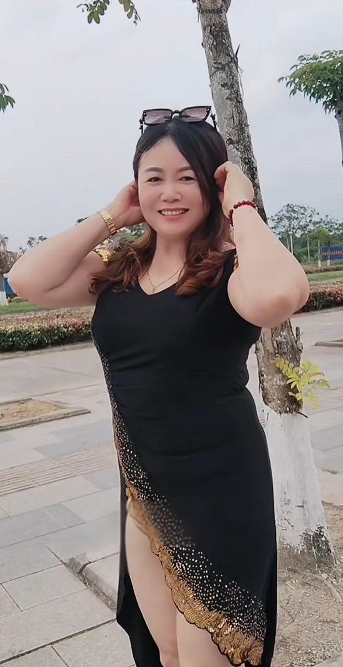 拍点视频不容易，换三套衣服😁😁😁💕