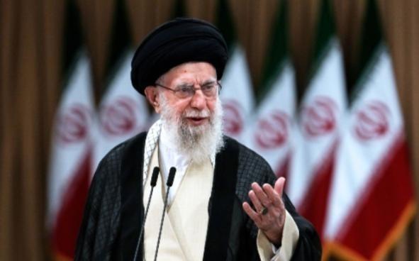 特朗普这回是真懵了，他估计打死都想不到，伊朗能疯到这份上。


自美以对伊朗境内