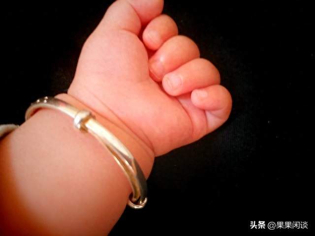 常摸宝宝 6 个黄金部位，越摸越聪明，还能睡整觉（建议收藏）