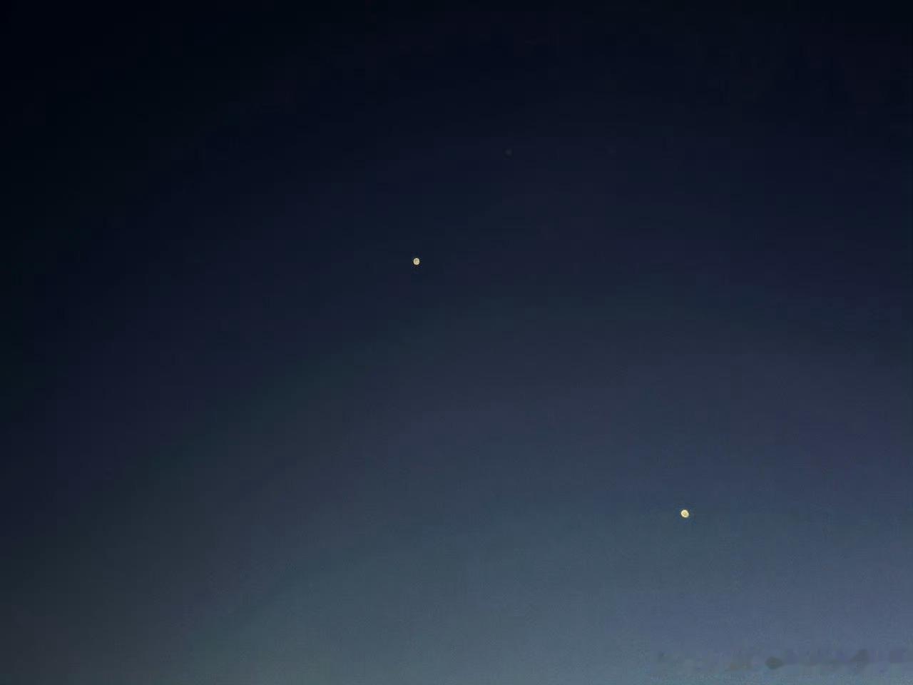 丁程鑫伸手抓星星丁程鑫伸手抓星光 我就是你的星星⭐ 