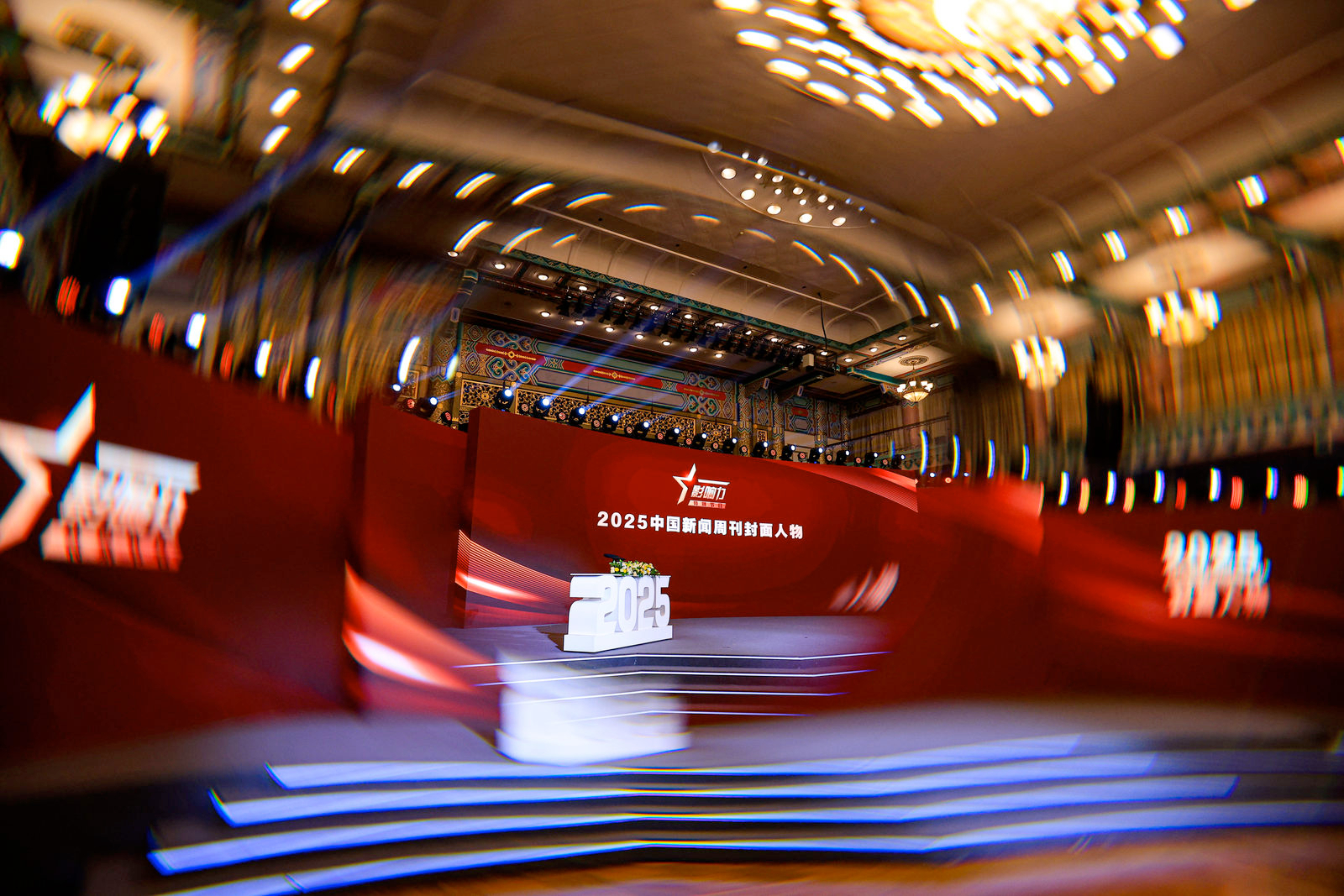 恭喜俞浩先生荣获《中国新闻周刊》2025封面人物！🏆 特别喜欢这段评价：“怀揣