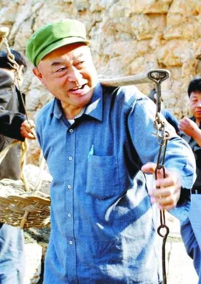 “老百姓养鸡为了下蛋，养狗为了看家护院，养咱们干部为啥？如果咱们的干部不为老百姓