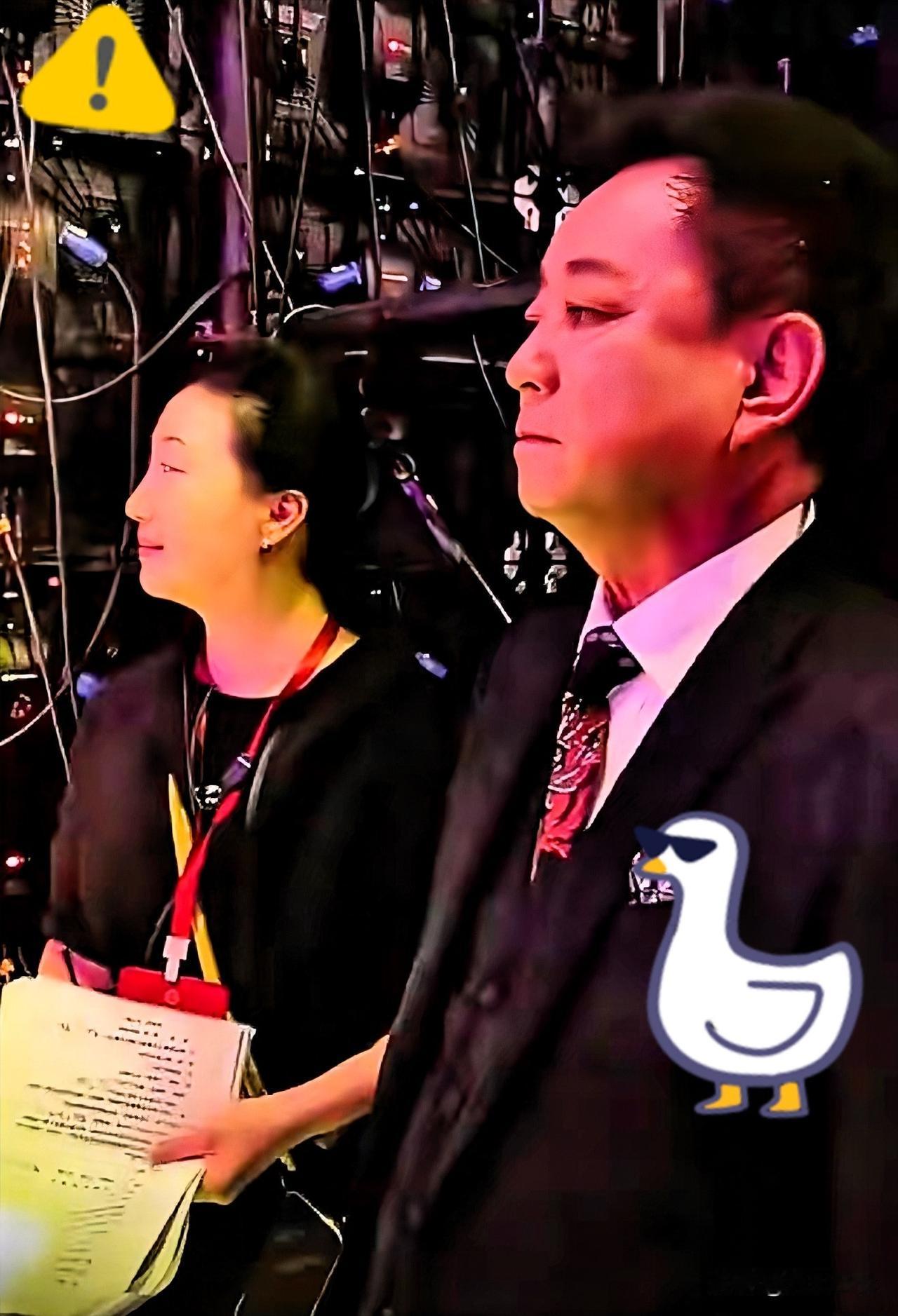 61岁朱军，哽咽了！
2月6日，一向低调的朱军，突然冲上热搜，看到他红着眼眶，也