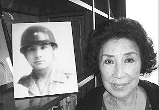 张灵甫夫人秘密归国受到周总理亲自接待，周总理坦言未能争取灵甫归来深感遗憾！
19