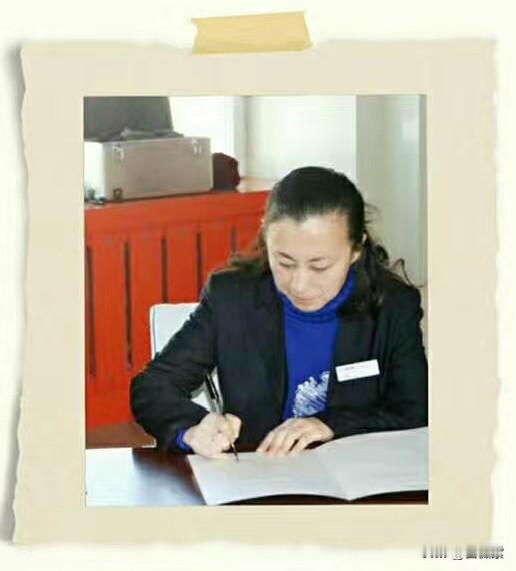 闺蜜要留长发，问我想不想一起留，互相鼓励？

我觉得费事。

找到一张当年代表部