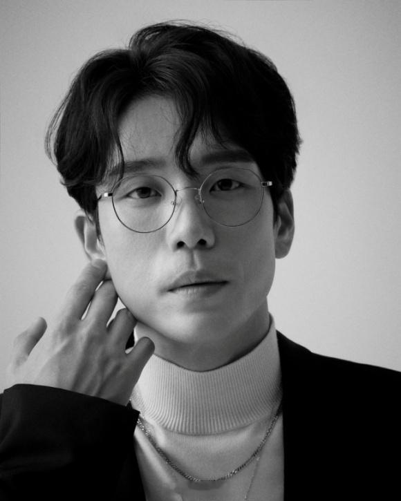 【#2AM#李昶旻与Major 9签订专属合约】Major 9表示“最近与李昶旻