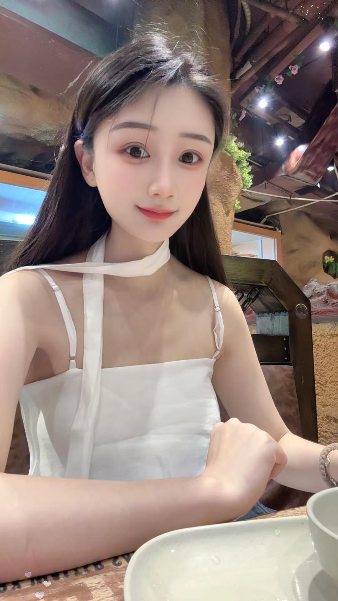 有些人是见不得你开心的，你只要稍微开心一下，他就会铺天盖地的说你过的有多好，在他