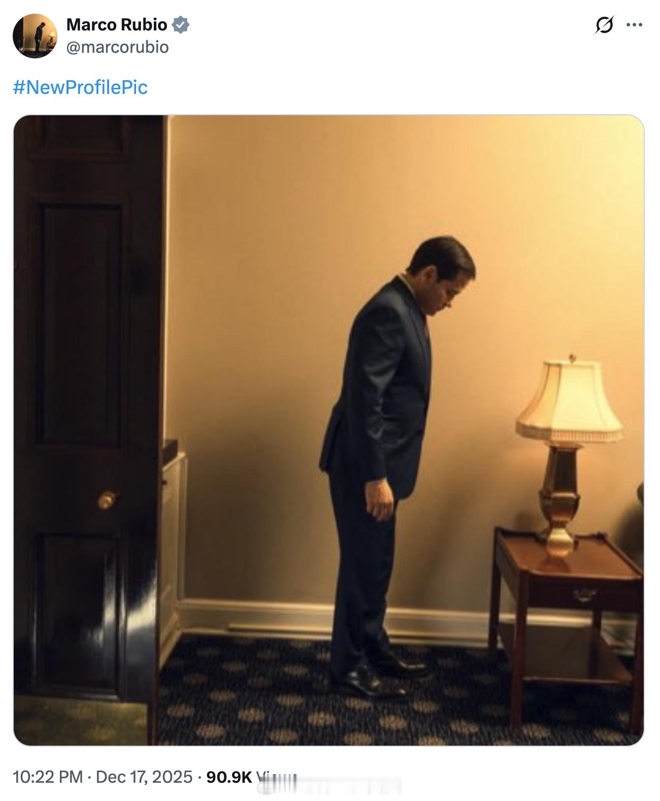 国务卿Rubio换了<名利场>那张不怀好意的照片当头像。