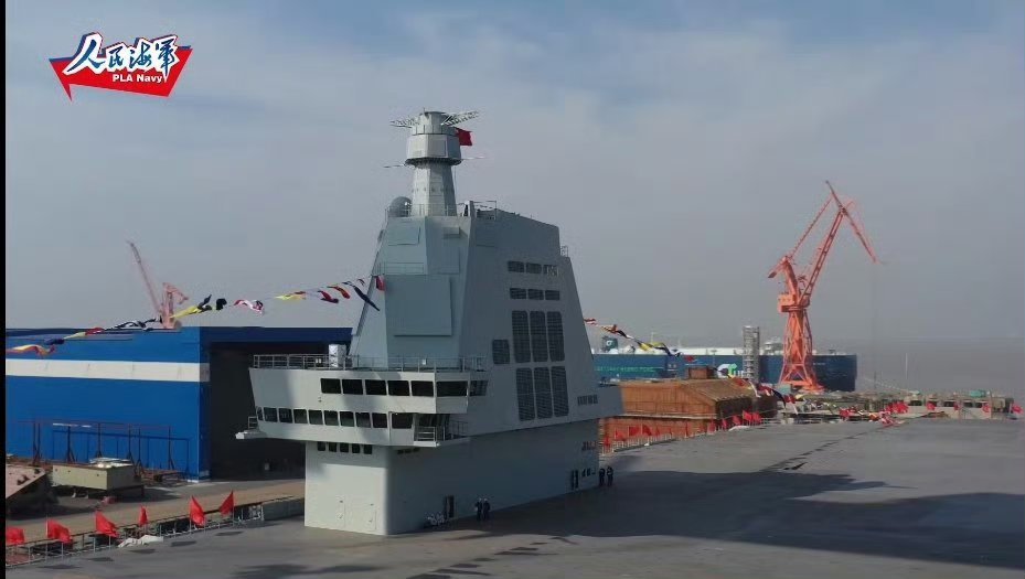 福建舰下水四周年——当时看到福建舰下水的现场画面时，有那么一瞬的恍惚，“8万吨的