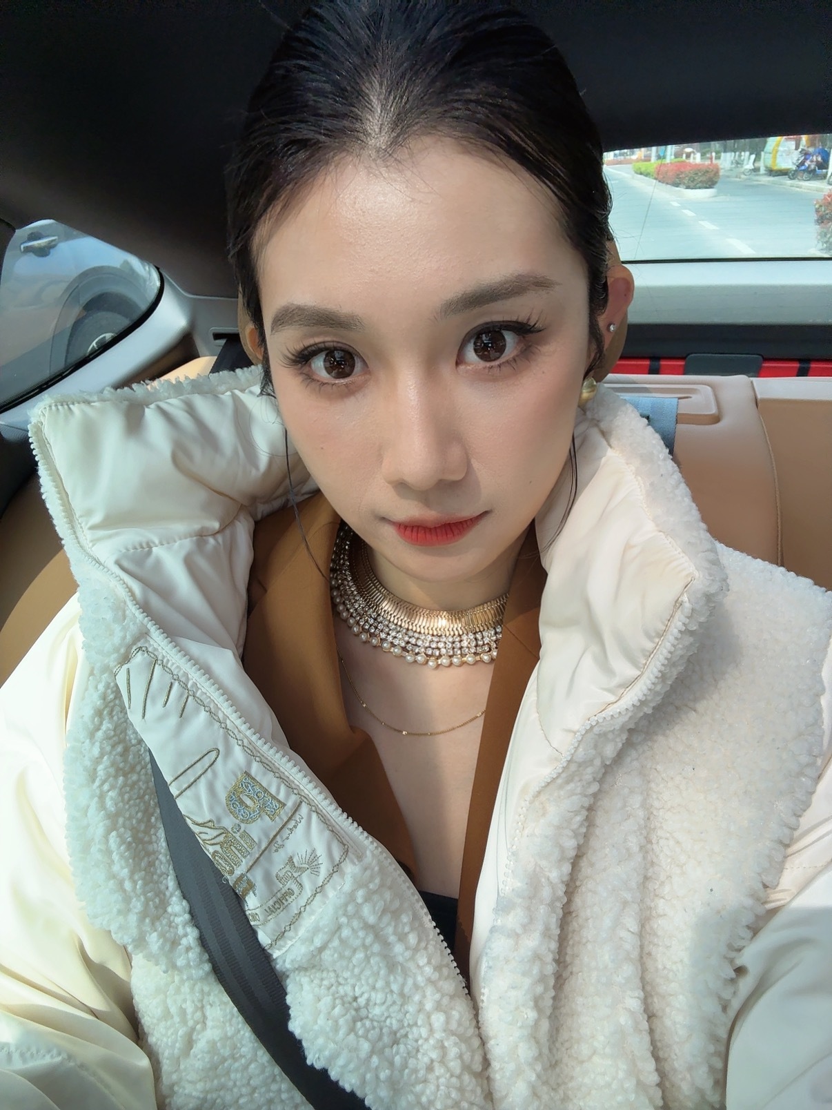 今日份卤蛋头🤳收工回北京咯！卷妹的日常ootd