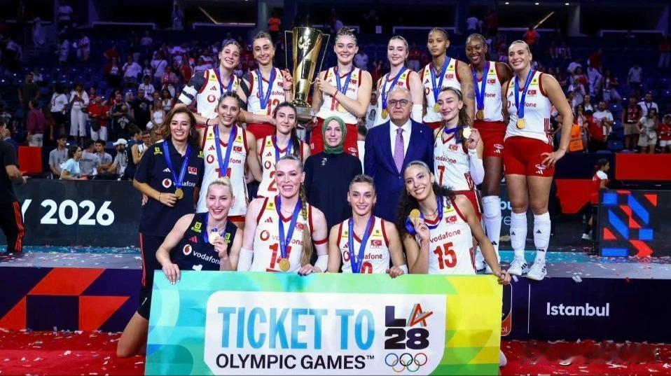 五队直通洛杉矶，中国女排被挤进“抢分大战”

美国、土耳其、加拿大、泰国、埃及—