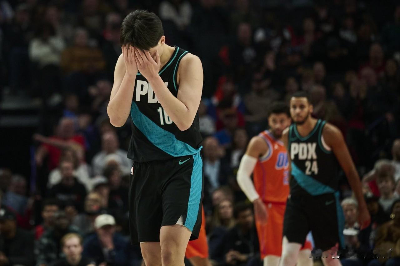 下半场直接被DNP！机会只留给有准备的人！
今天开拓者对阵雷霆的比赛中，开拓者球