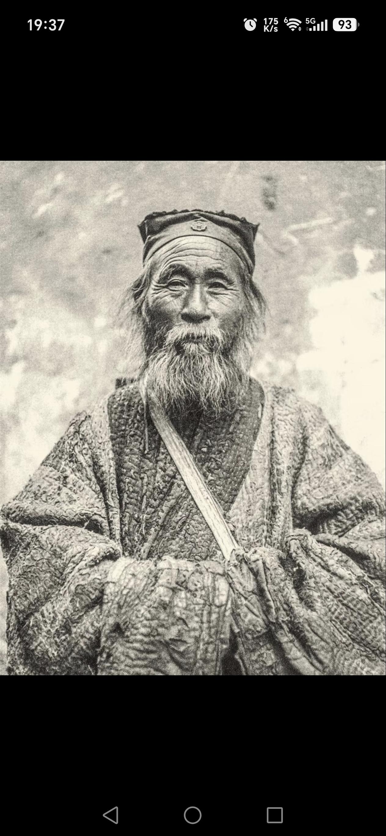 清末民初的道士形象，清末民初的道士，大致可分两大系统：
 全真道：出家住观，不婚