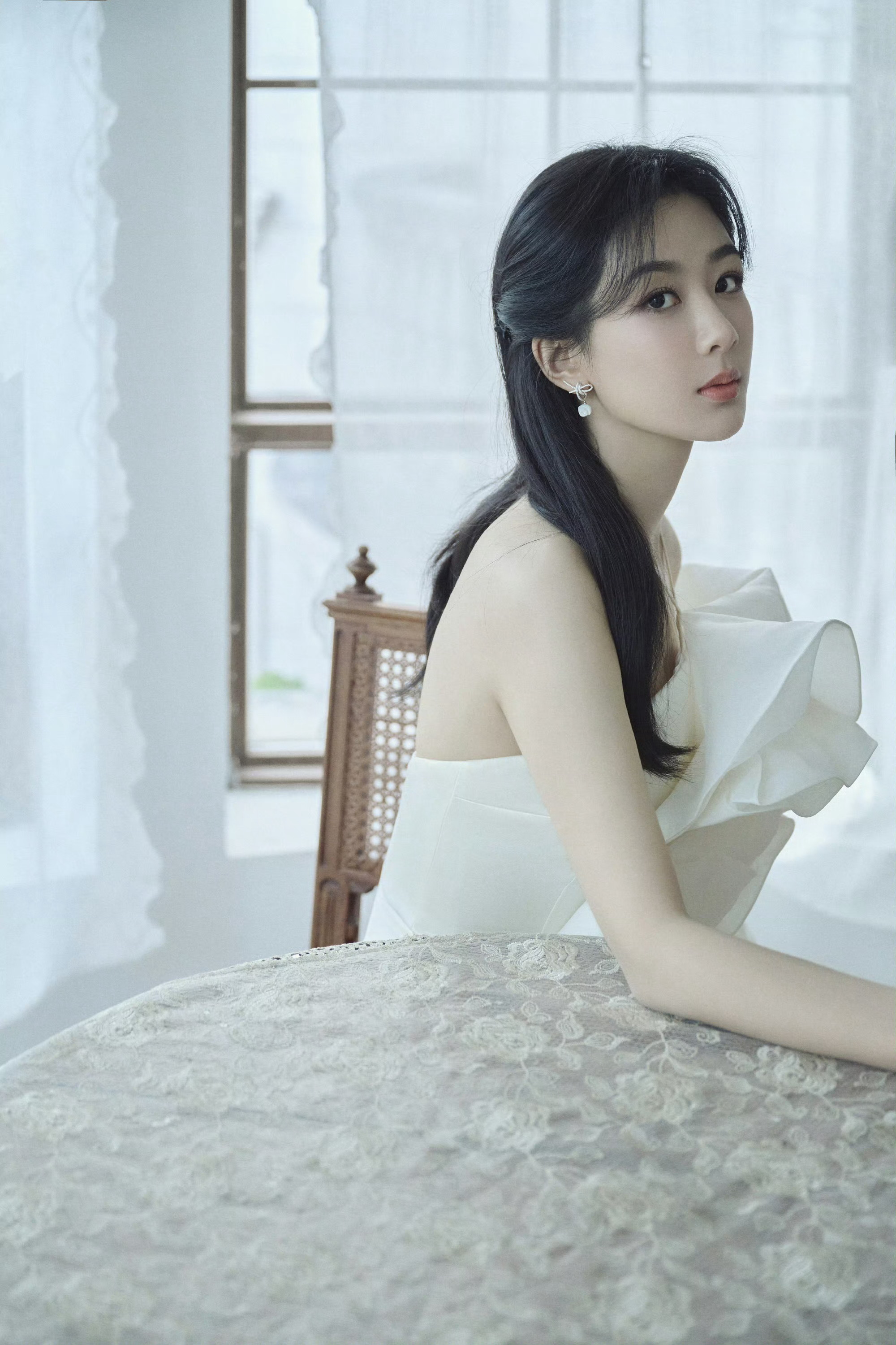  yz#杨紫何惟芳# 你的美貌在我心里收藏。比今天的你更好看的只有明天的你！[送