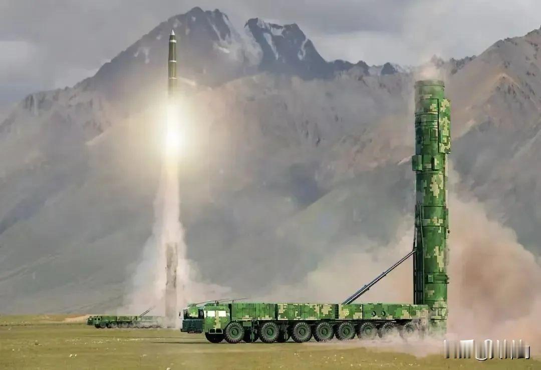 火箭军洲际导弹为何选在草地发射

火箭军洲际导弹选在草地发射有多方面考量。草地地