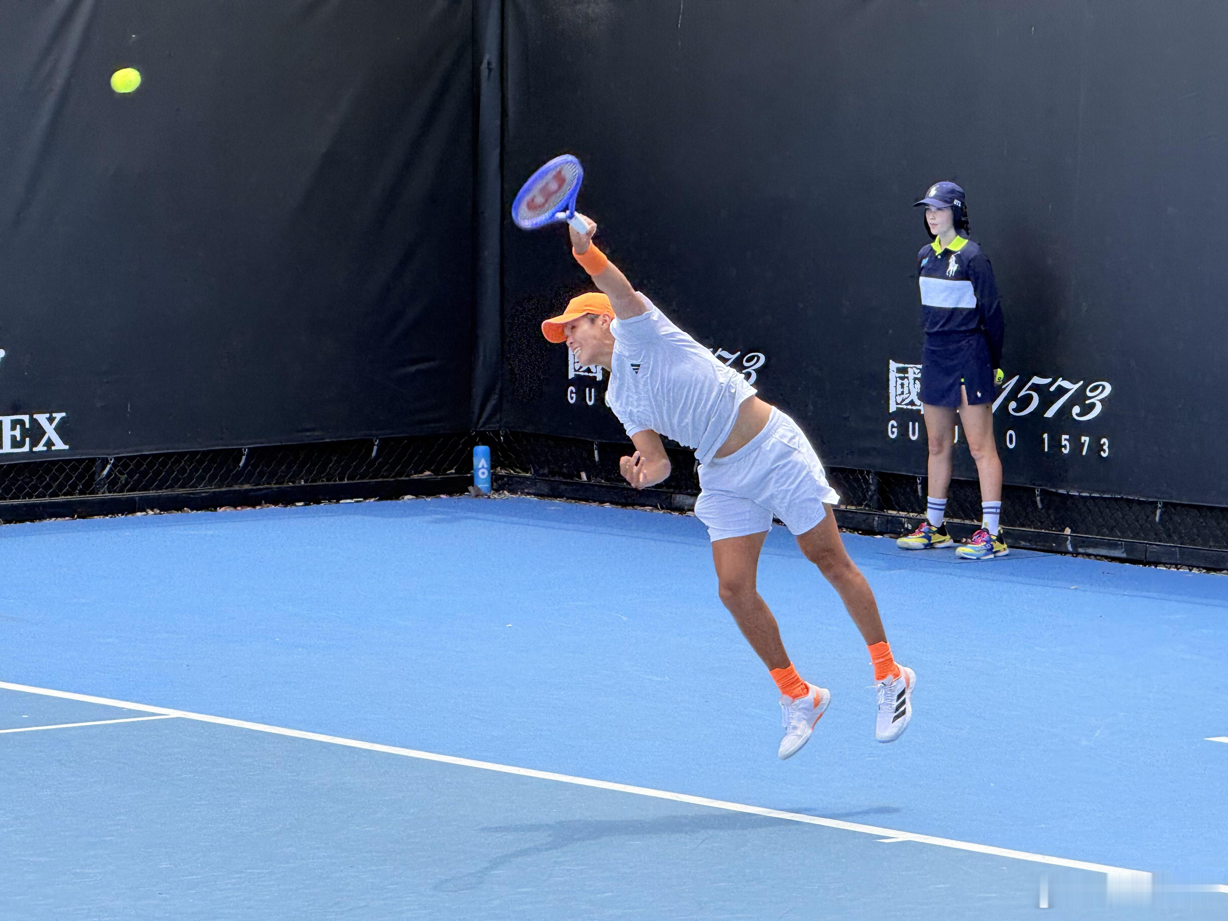 钱同学有成为新一代五盘大师的各种潜质。勒纳钱澳网开门红这很澳网澳网2026