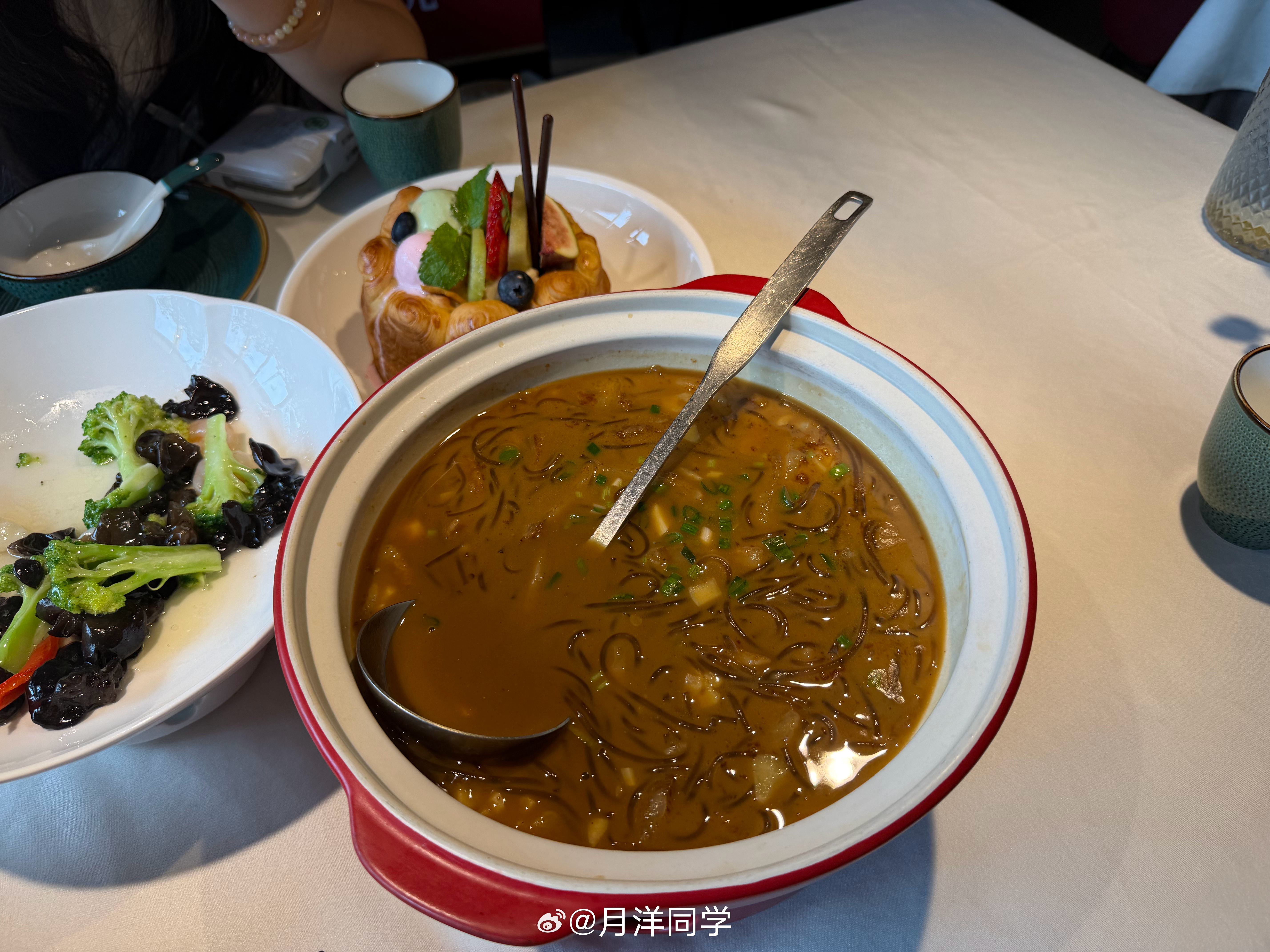 飞机延误出来尝个大鸭梨