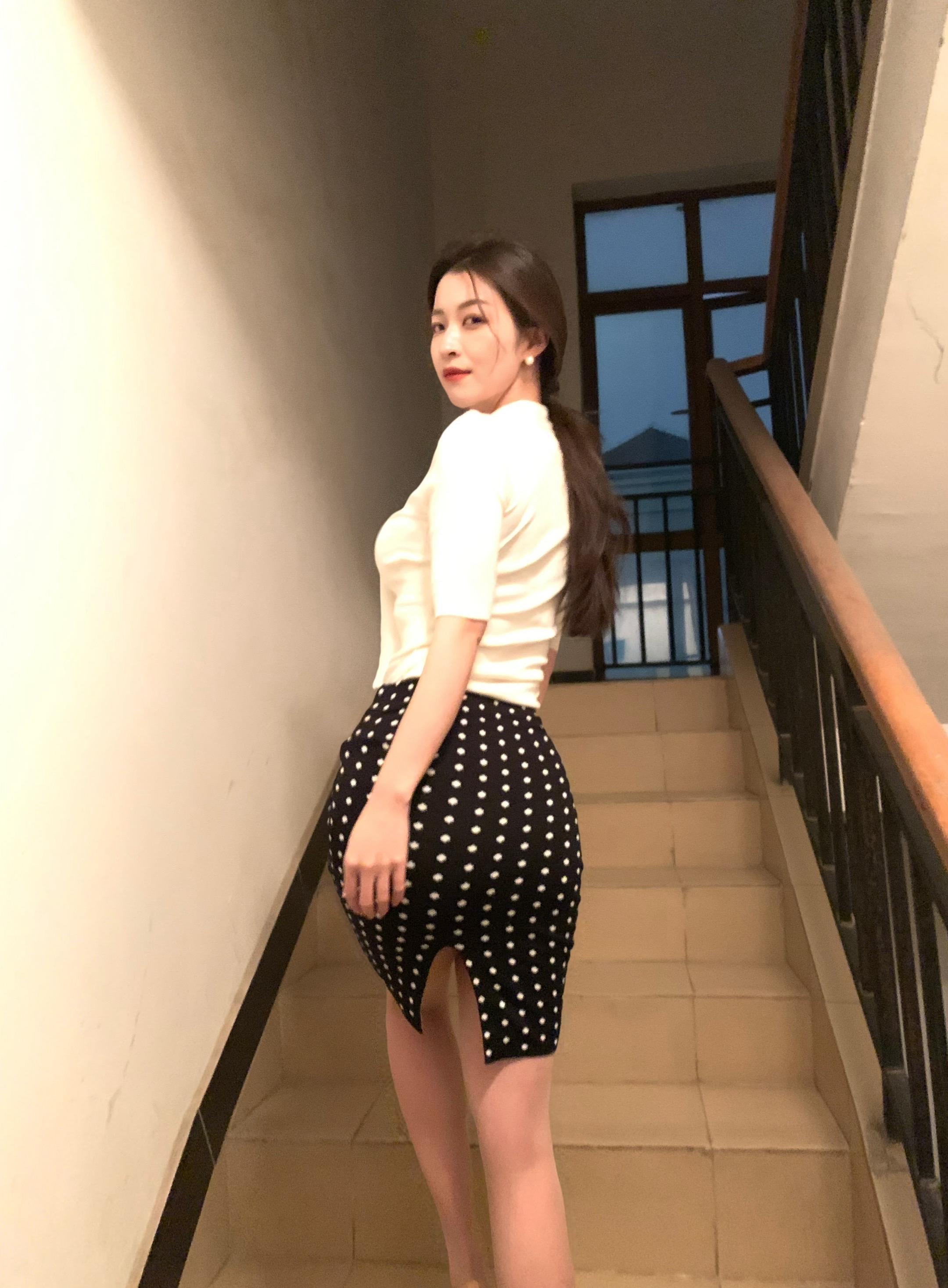 女人味 御姐 楼梯拍照