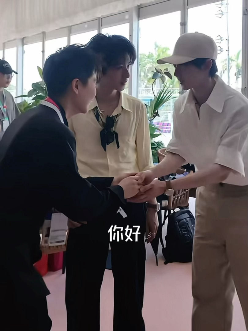 好尴尬，刷到我爸了😅 