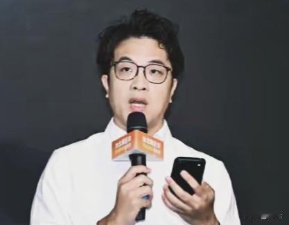 清醒！台北市长选战进入最后一个月，民进党候选人沈伯洋一直在争取2022年黄珊珊拿