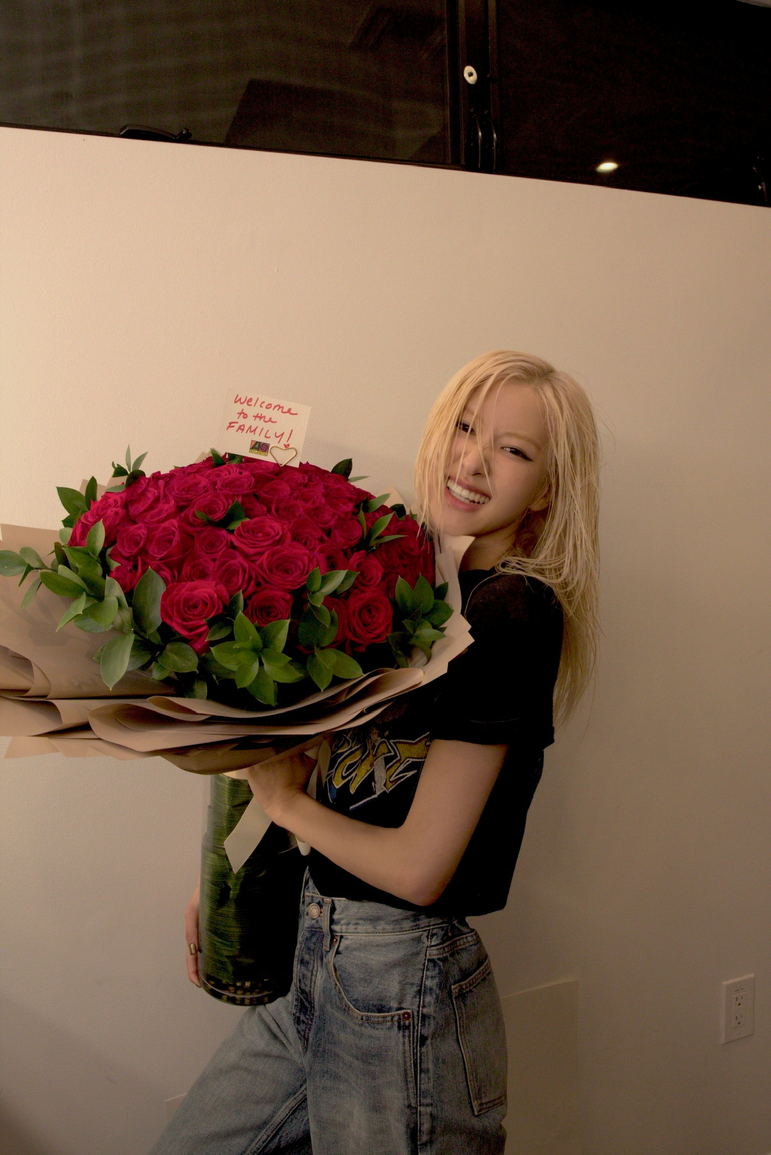 #朴彩英签约新唱片公司# 朴彩英ROSÉ 与Atlantic Records签约