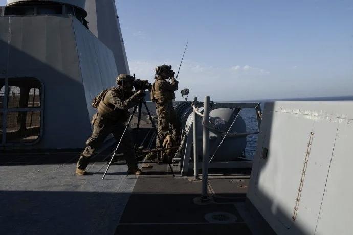 4月18日，据社交媒体报道，近日，美国海军第引陆战队，和新奥尔良号两栖攻击运输舰