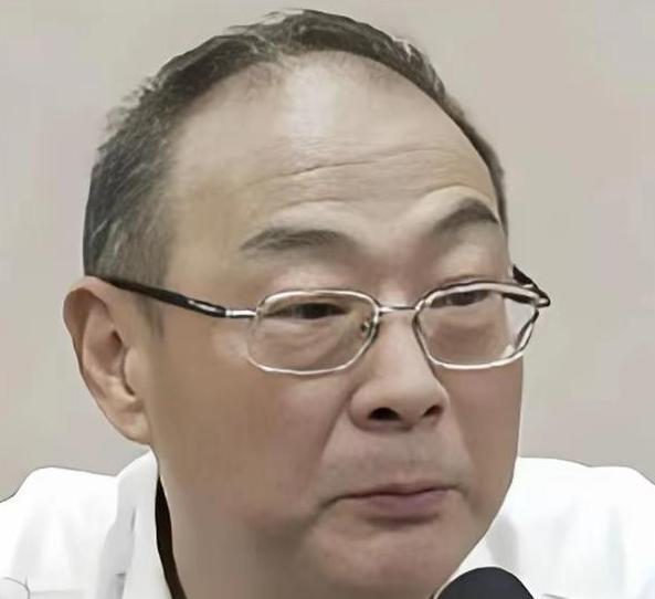金灿荣教授说，根本没必要反复逼着日本道歉，道不道歉是日本自己的选择，而原不原谅、