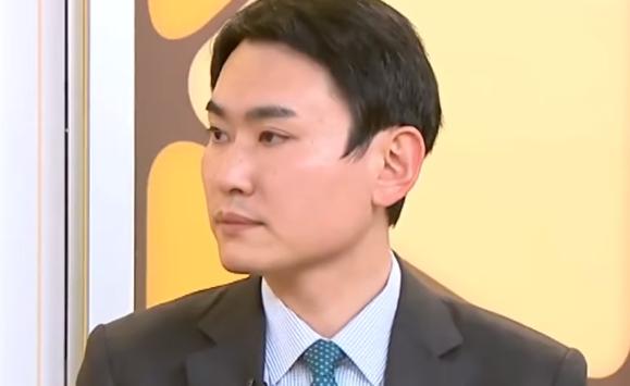 针对国民党主席郑丽文称多数蓝委支持“3800亿+N”军购版，民进党“立委”陈冠廷