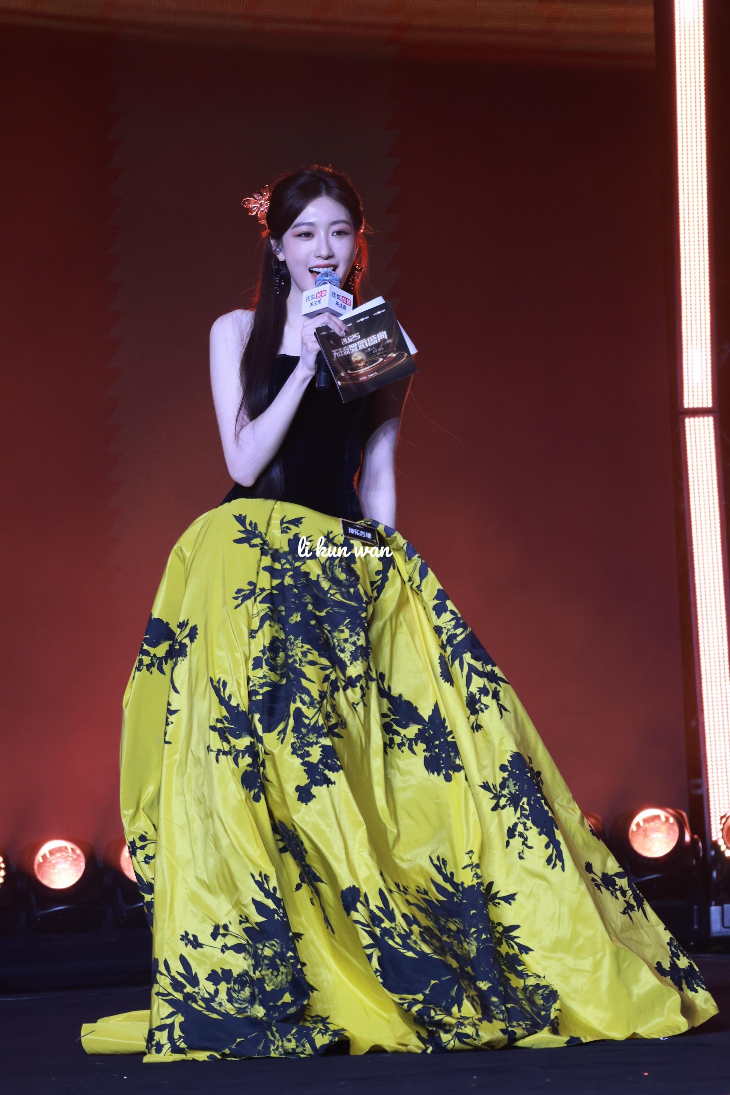 孙乐言孙乐言 我绝不允许还有人没看过孙乐言的美貌 