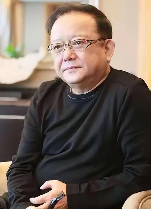 王刚优秀的演员，小时候看他的戏长大的，今年也78岁了