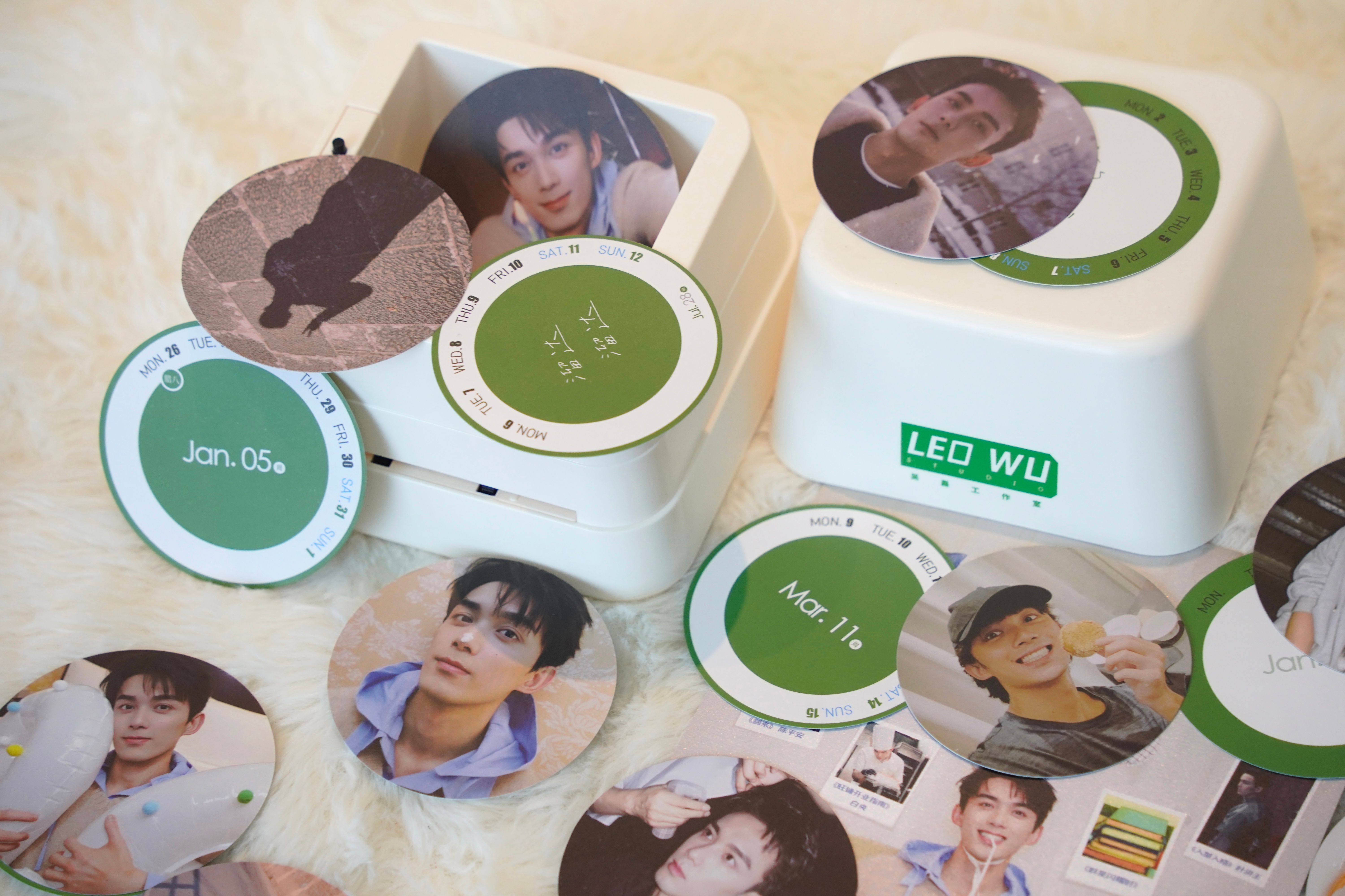 多谢吴磊工作室新春礼箱，不愧是国民艺人，品牌代言太多了。很开心去年一起见证了吴磊