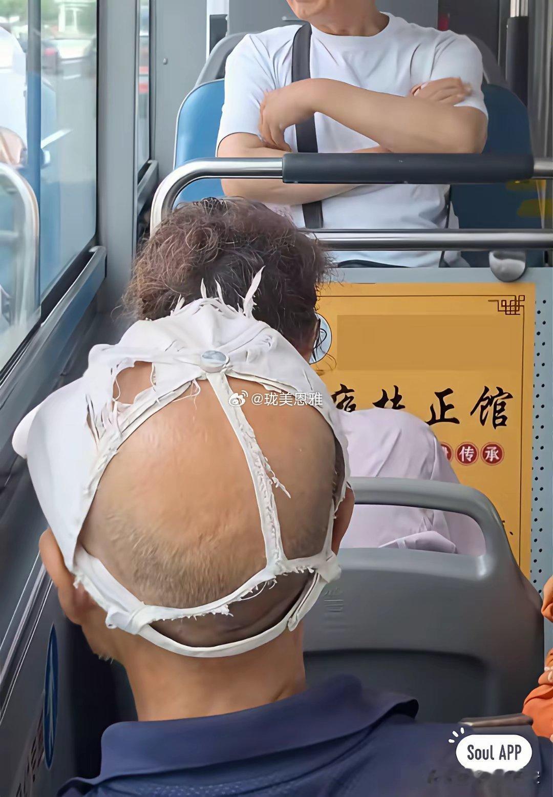 巴黎世家新款，限量版滴！ 