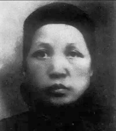 毛主席母亲文七妹仅留一张合影，临终呼唤石三伢子，主席亲自写祭文怀念母亲
1890
