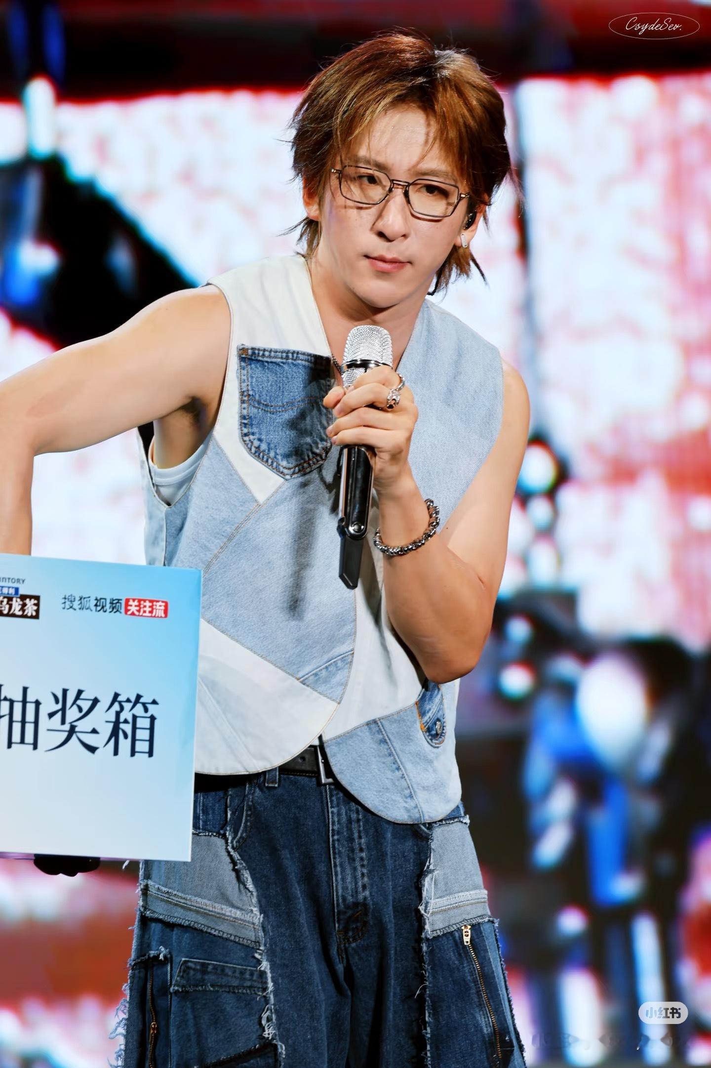 唐汉霄原版就是哪吒少年感唐汉霄的版本真的yyds，我觉得大家可以去听听。 